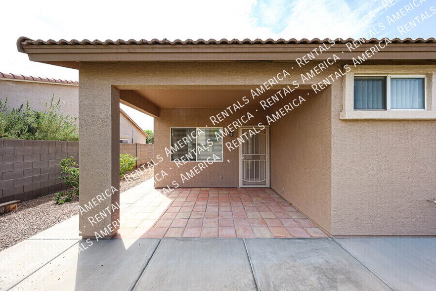 Building Photo - 3752 E Woodside Way