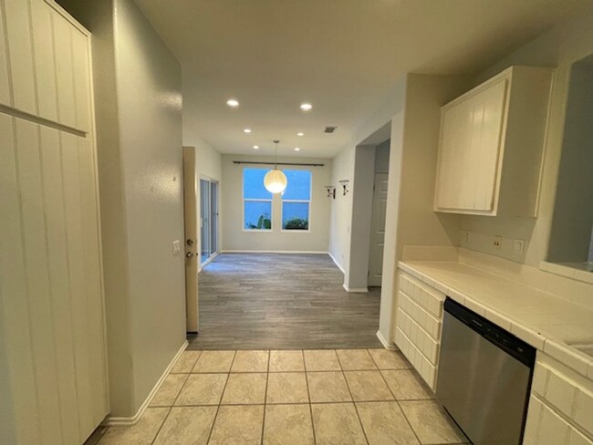 Building Photo - Detached home in Aliso Viejo with large in...