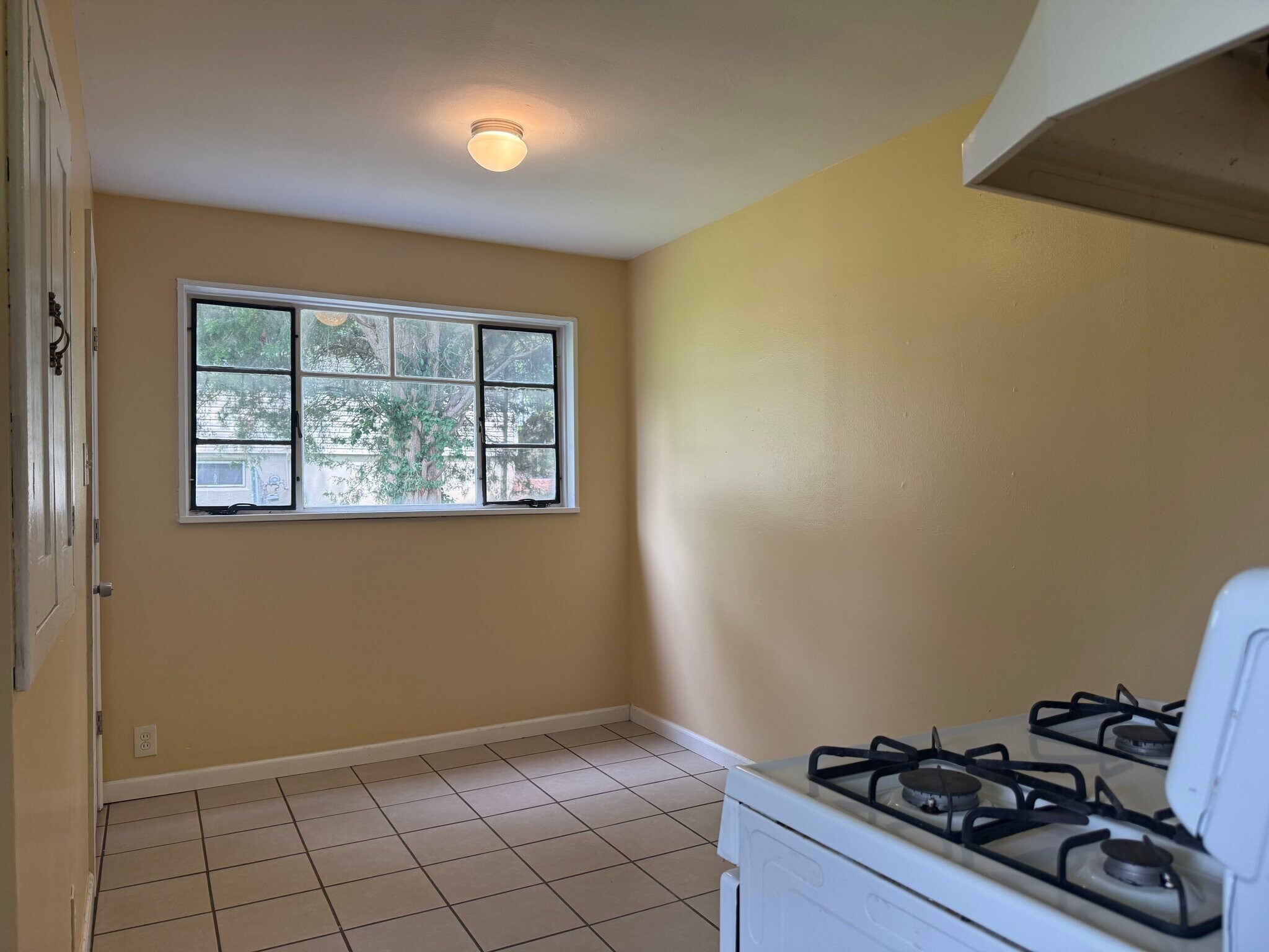 Building Photo - 7727 Paddington Dr