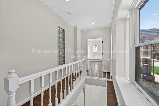 Building Photo - 4561 Laclede Ave