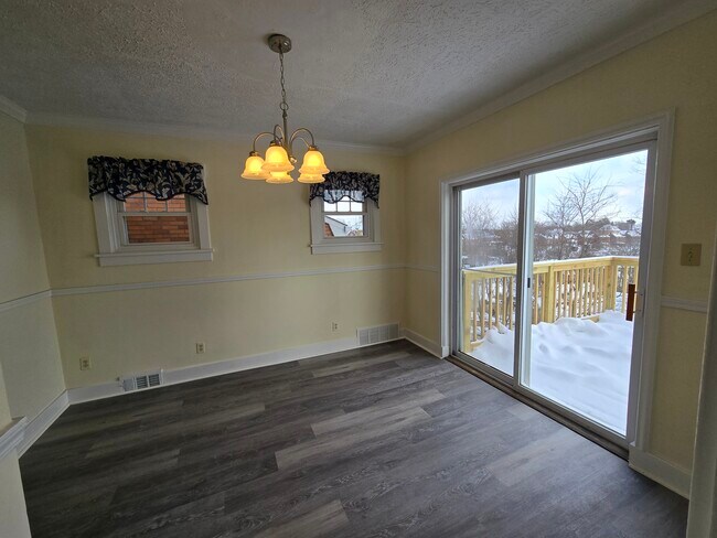 Building Photo - 2940 Brevard Ave