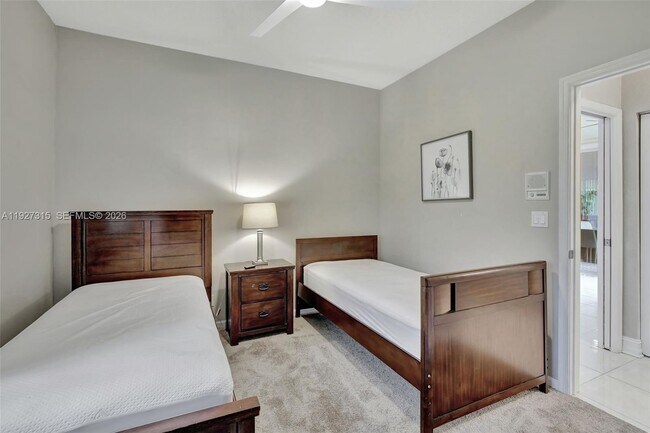 Building Photo - 2922 Medinah