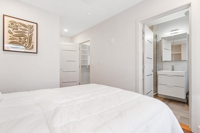 Building Photo - 5501 John F. Kennedy Blvd