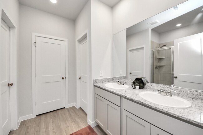 Building Photo - 25089 Pomegranate Pl