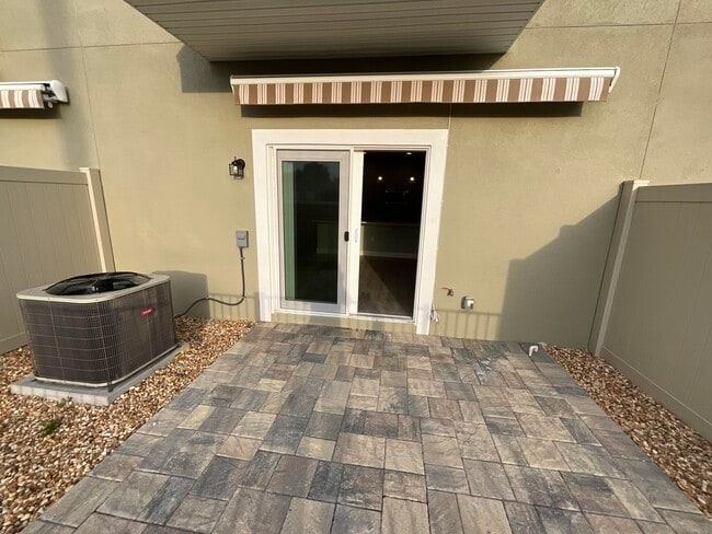 Building Photo - 850 Paddleboard Ct