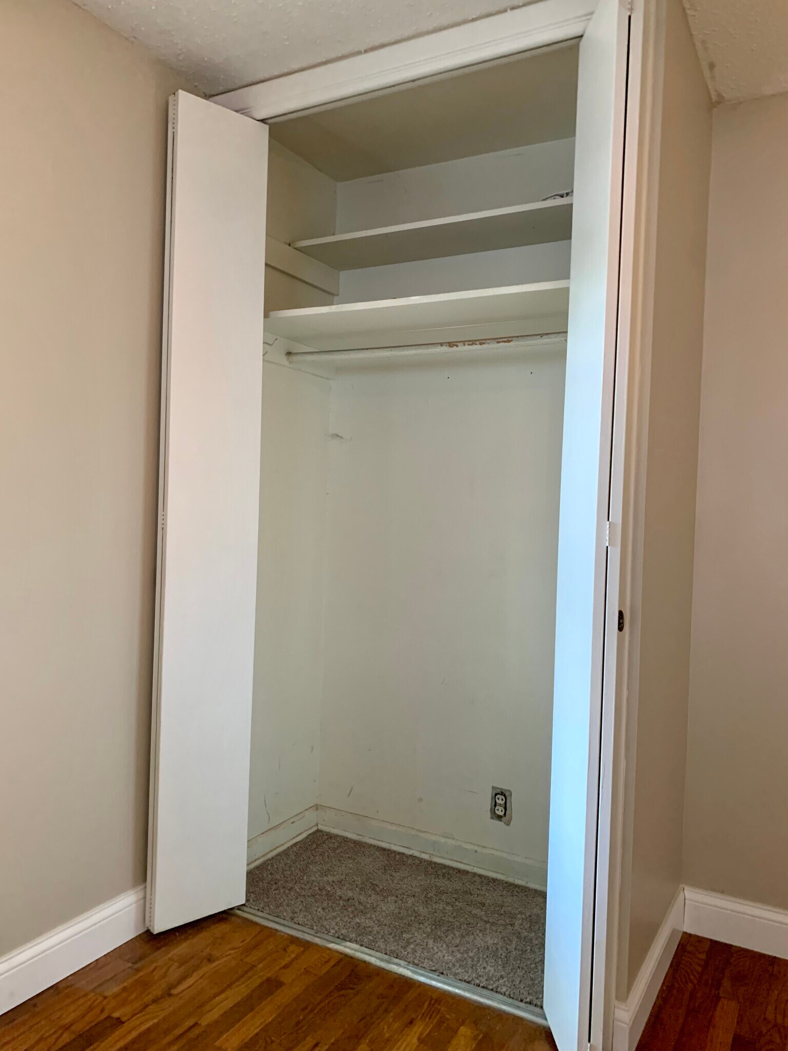 Bedroom 1 closet - 821 W 7th St