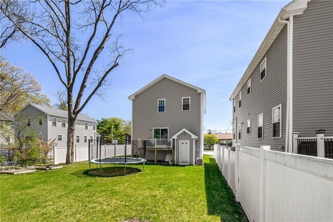 Building Photo - 30 Groveland Ave