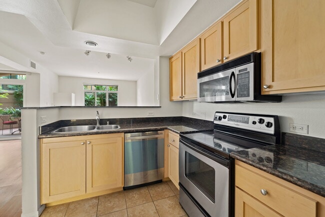 Building Photo - 2400 5th Ave