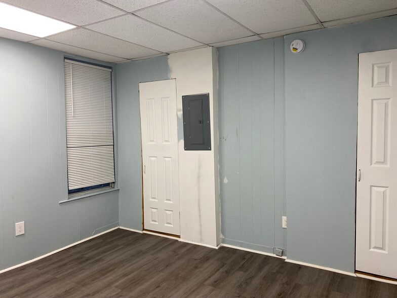 Building Photo - 4107 Frederick Ave