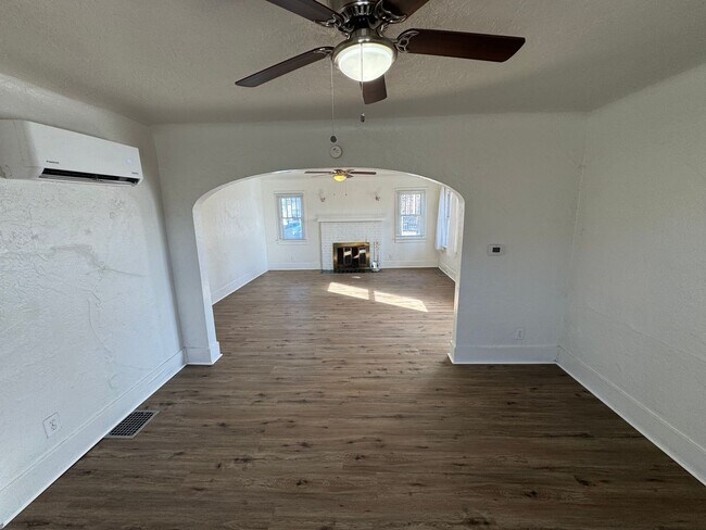 Building Photo - Newly renovated 2 bedroom home in Reno with backyard and garage! Must see! MOVE IN SPECIAL!!