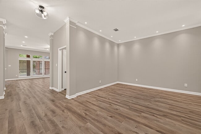 Building Photo - 1527 Lake Pauline Ct