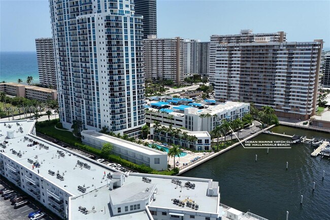 Building Photo - 1945 S Ocean Dr