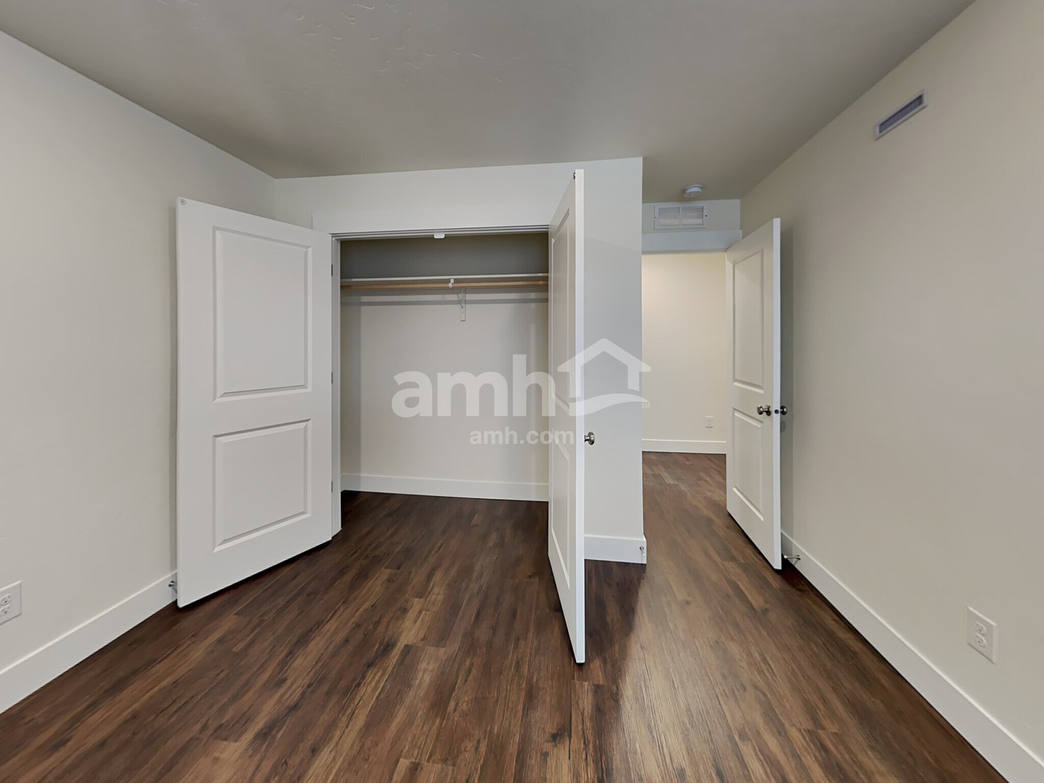 Building Photo - 9433 Clancey St