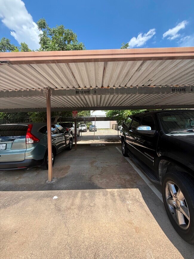 Building Photo - 10075 Westpark Dr