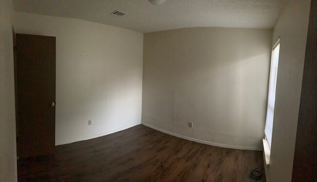 Small Bedroom - 1506 S Medina St