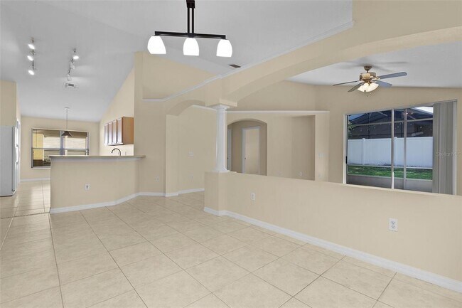 Building Photo - 2546 Crown Ridge Cir