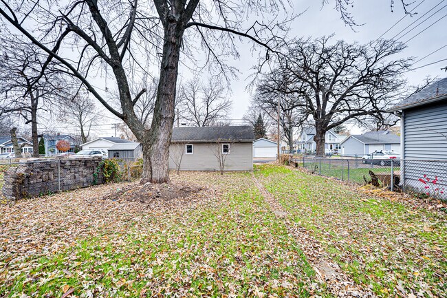 Building Photo - 735 Sexton St