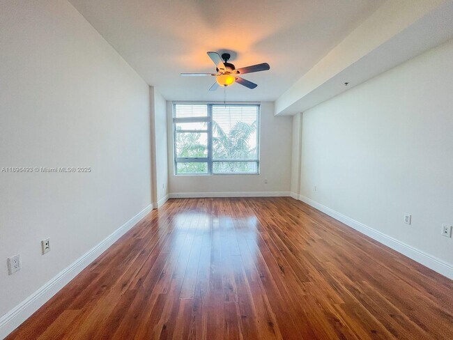 Building Photo - 2641 N Flamingo Rd