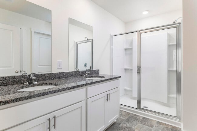 Building Photo - 4134 Lone Oak Cir