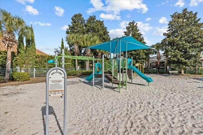 Building Photo - 4751 Papaya Park
