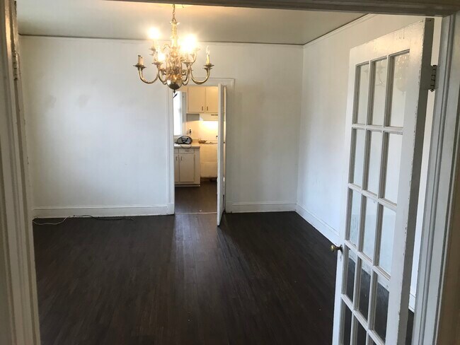 Building Photo - 1703 S Slocumb St