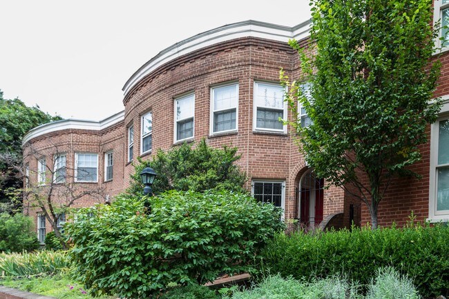 Primary Photo - 516 6th St SE