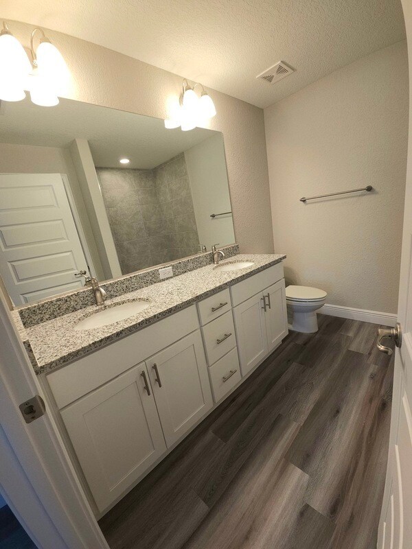 Building Photo - 15 Oak Trail