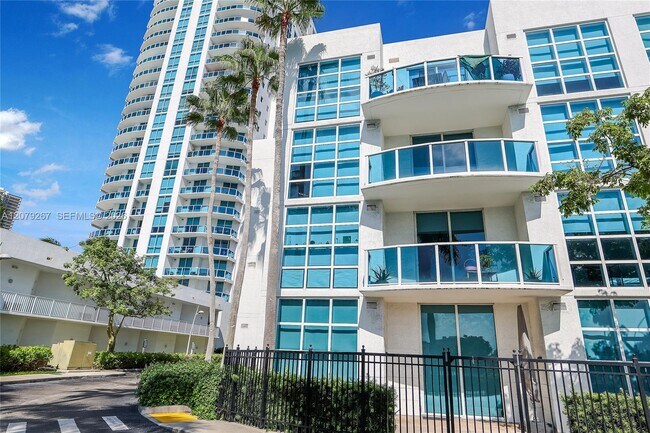 Building Photo - 1945 S Ocean Dr