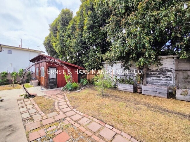 Building Photo - 1067 Ximeno Ave