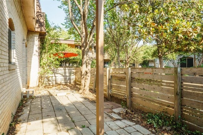 Building Photo - 7801 Shoal Creek Blvd