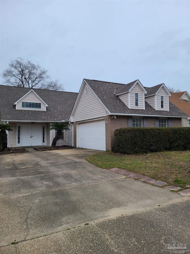 Building Photo - 112 Mirabelle Cir