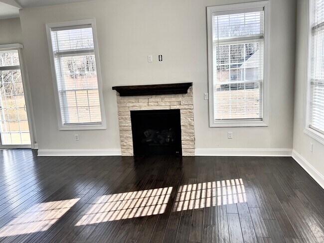 Building Photo - 110 Samjan Cir