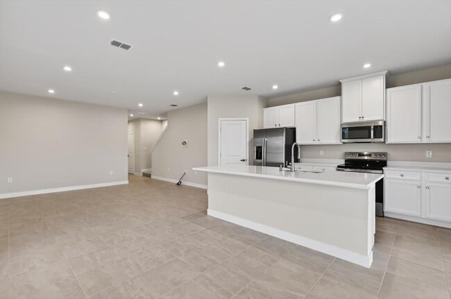 Building Photo - 20 Sabal Bnd