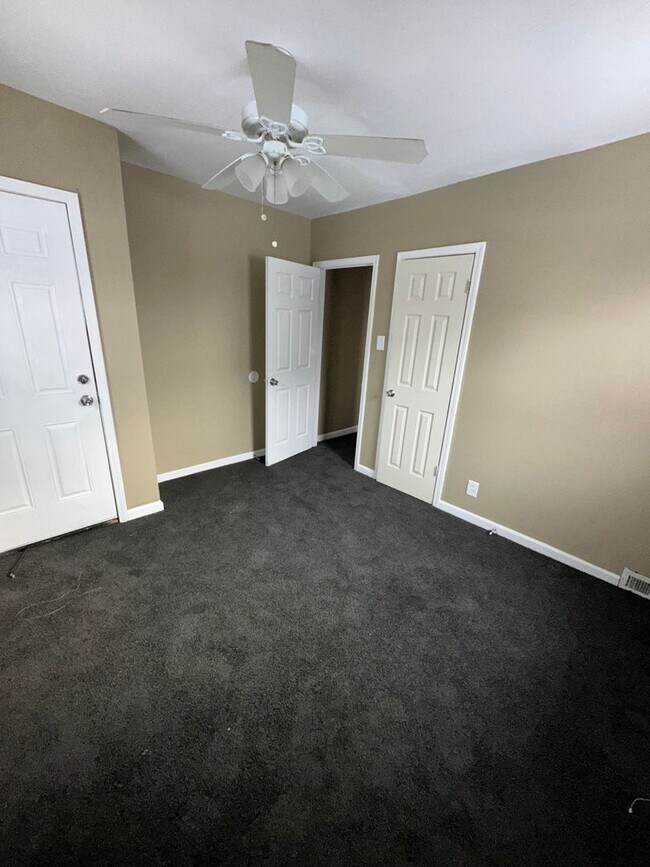 Building Photo - 15361 Sorrento Ave