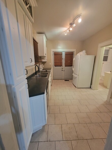 Building Photo - 3605 Hydes Ferry Rd