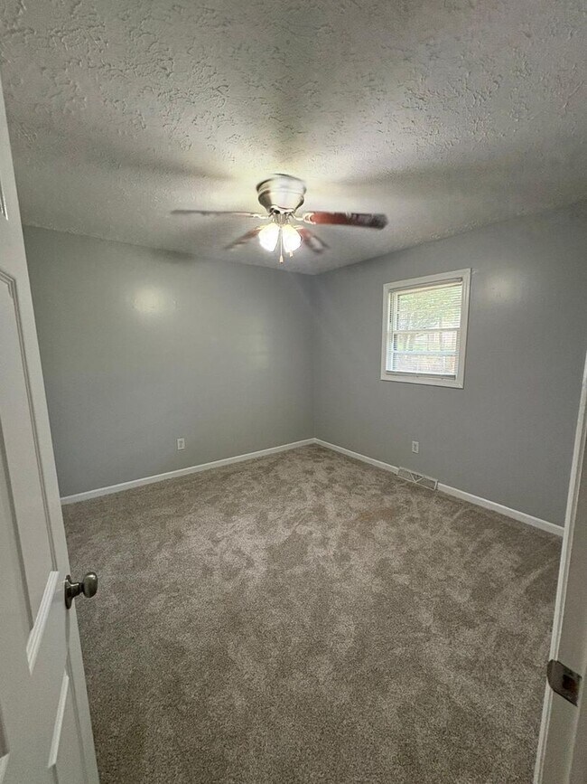 Building Photo - 108 Nottingham Ln