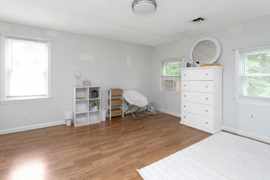 Building Photo - 152 Loftus Cir