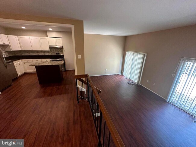 Building Photo - 6300 Bentham Ct