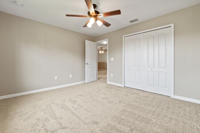 Building Photo - 4/2.5 Town Home w/ Loft and Office in Harr...