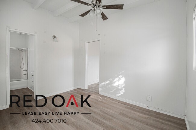 Building Photo - 15301 Woodruff Pl