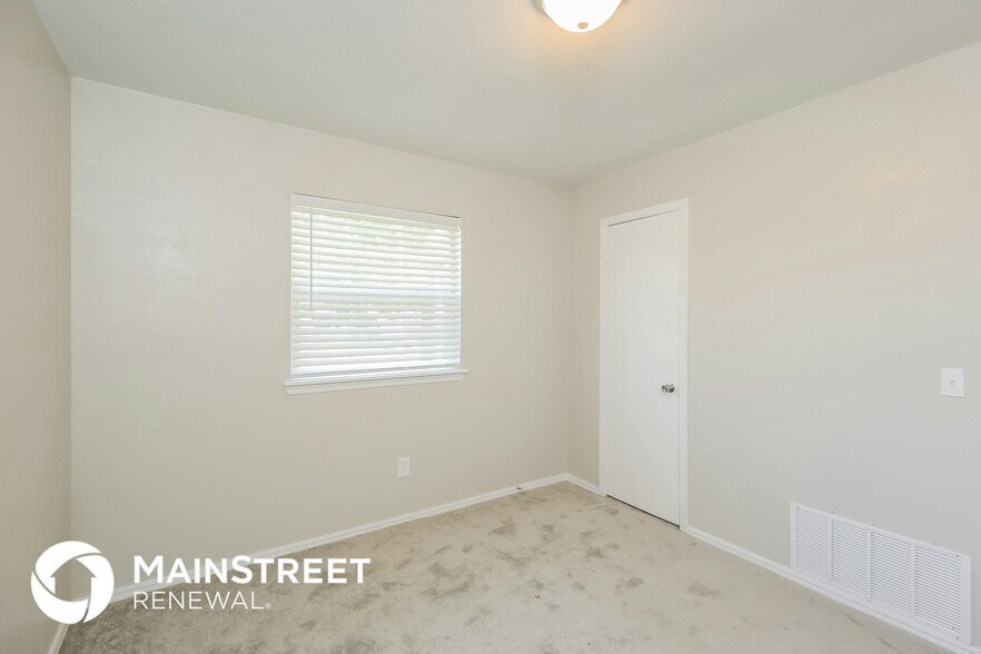 Building Photo - 1153 Elmhurst St