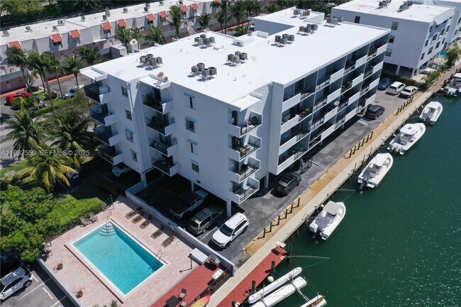 Building Photo - 3642 NE 171 St