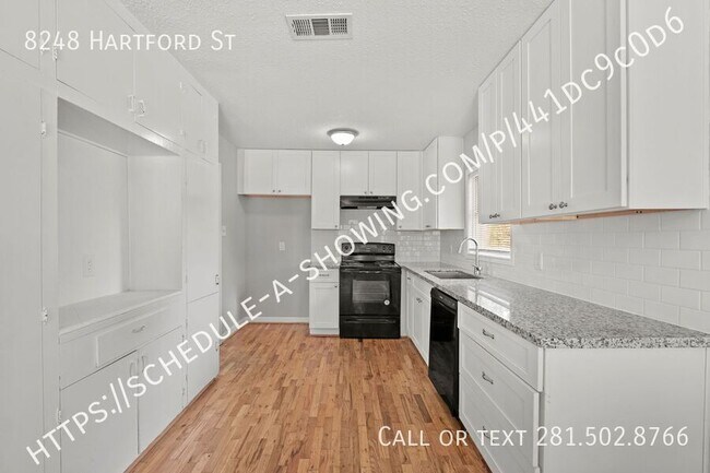 Building Photo - 8248 Hartford St