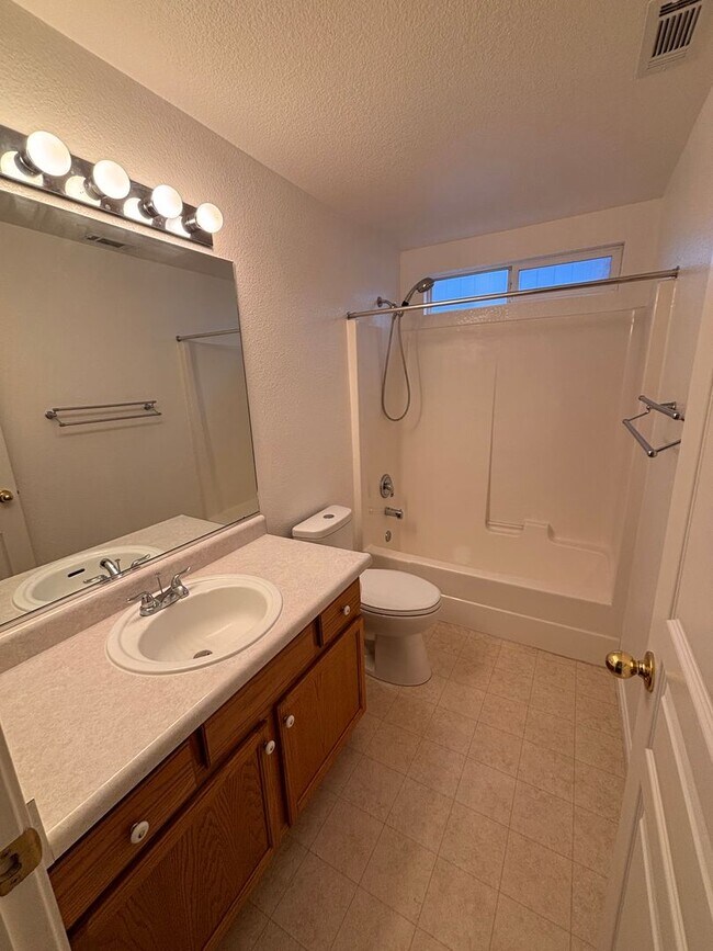 Building Photo - Updated 3 bedroom- 427 Sheep Camp Drive Da...