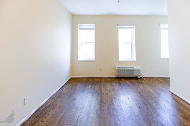 Building Photo - 1843 Mintwood Pl NW