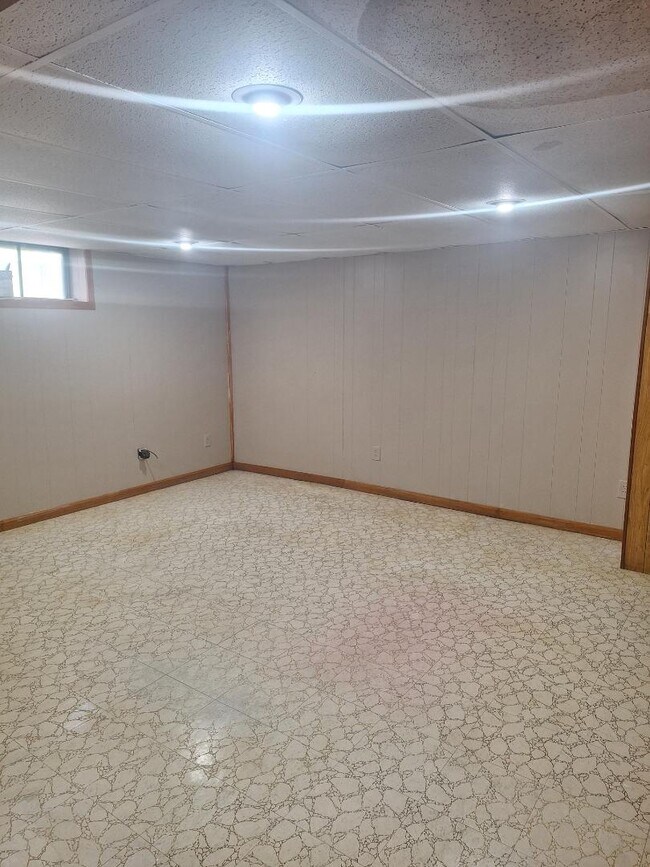 Building Photo - 5118 Pembroke Ave