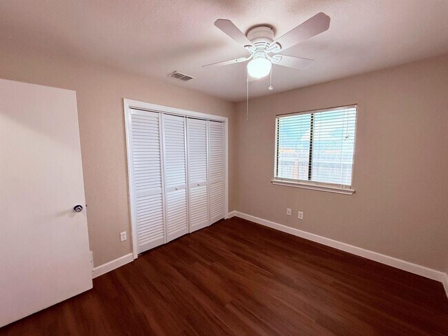 Building Photo - 12314 Thompkins Dr