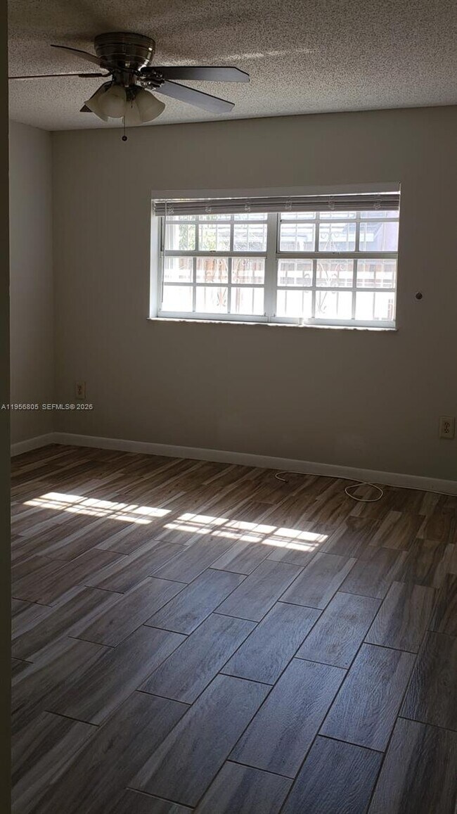 Building Photo - 1280 SE 9th St