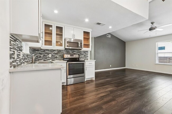 Building Photo - 4523 Avenue H