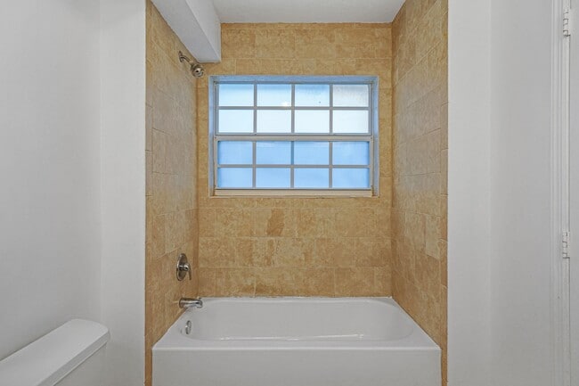 Building Photo - 3525 NW 114th Ln